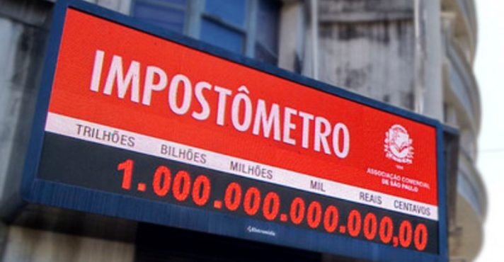 O painel do Impostômetro, em São Paulo, exibe a arrecadação de impostos no Brasil | Foto: ACSP/Divulgação