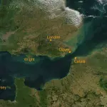 Vista aérea do Canal da Mancha, entre o Reino Unido e a França