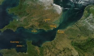Vista aérea do Canal da Mancha, entre o Reino Unido e a França