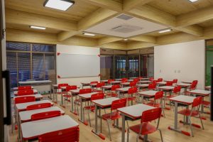 Recém inaugurada Escola Municipal Nair Ribeiro de Almeida, em São Sebastião | Foto: Divulgação/Governo de SP