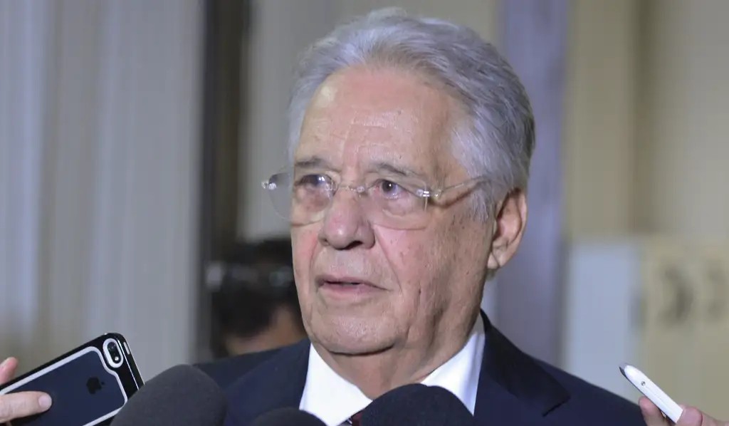 Brasília - O ex-presidente da Fernando Henrique Cardoso fala à imprensa em reunião na sede da Executiva Nacional do PSDB | Foto: Valter Campanato/Agência Brasil