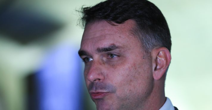 Senador Flávio Bolsonaro durante entrevista | Foto: Lula Marques/Agência Brasil