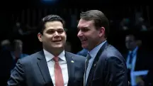 Senadores ouvidos por Oeste afirmam que Alcolumbre passou a manter conversas frequentes com o senador e pré-candidato à Presidência, Flávio Bolsonaro (PL-RJ) | Foto: Geraldo Magela/Agência Senado