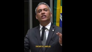 O deputado federal Gustavo Gayer, durante discurso em plenário | Foto: Reprodução/X/@GayerGus