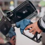 A expectativa, segundo o governo, é que a produção nacional de etanol cresça em 4 bilhões de litros neste ano | Foto: Senivpetro/Freepik