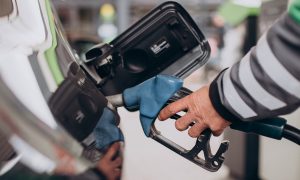 A expectativa, segundo o governo, é que a produção nacional de etanol cresça em 4 bilhões de litros neste ano | Foto: Senivpetro/Freepik
