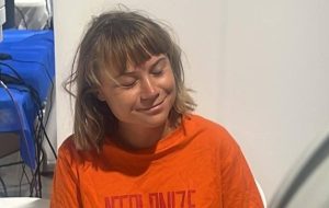 Apesar da curiosidade da imprensa sueca, Greta não comentou o suposto namoro nem as denúncias que envolvem integrantes da flotilha | Foto: Reprodução/X