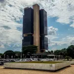 Relatório Focus indica aumento da inflação e diminuição do PIB do Brasil em 2026