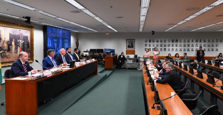 Debate sobre o fim da escala 6x1 (PEC 221/19) na CCJ da Câmara