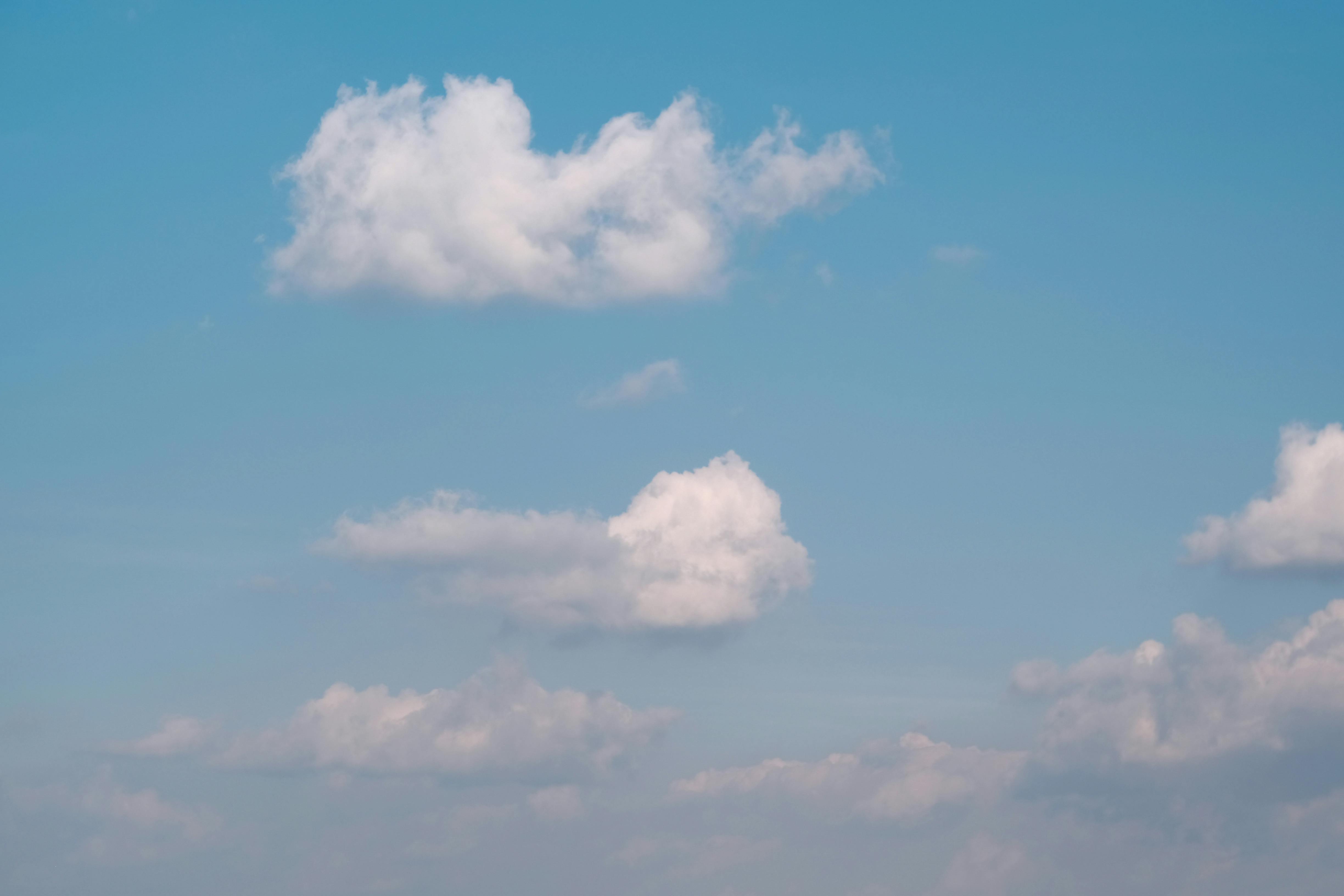 No Centro-Oeste, Sudeste e Sul, o tempo apresenta predomínio de sol e poucas nuvens durante o dia e à noite | Foto: Harman Kardon/ Pexels