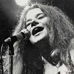 Nascida em Port Arthur, no Texas, Janis Joplin saiu de casa aos 17 anos. Ela começou a carreira musical em Austin, capital do Estado | Foto: Reprodução/Wikimedia Commons
