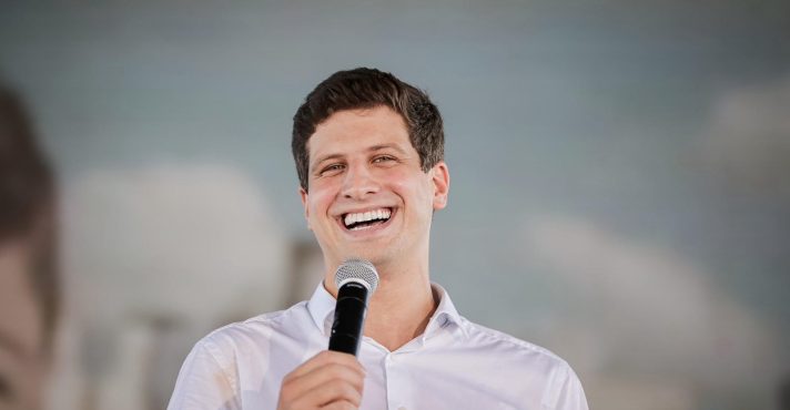 João Campos é denunciado por uso idevido de espaço publico - Edson Holanda PCR