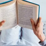 Pesquisa aponta força do livro físico às vésperas do Dia do Livro Infantil