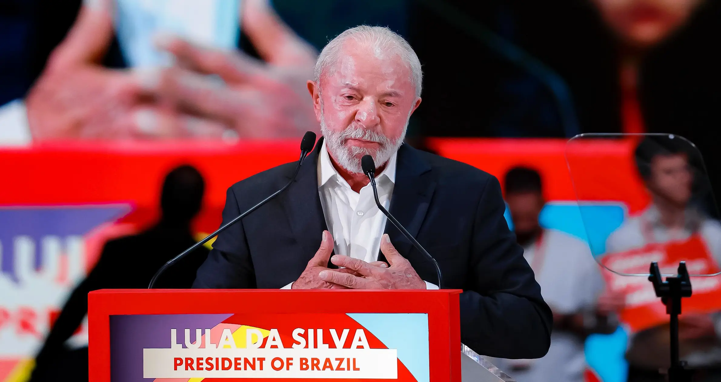 Lula defende cuba e pede fim de embargo