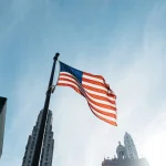 A bandeira americana simboliza liderança e presença internacional | Foto: Reprodução/Freepik