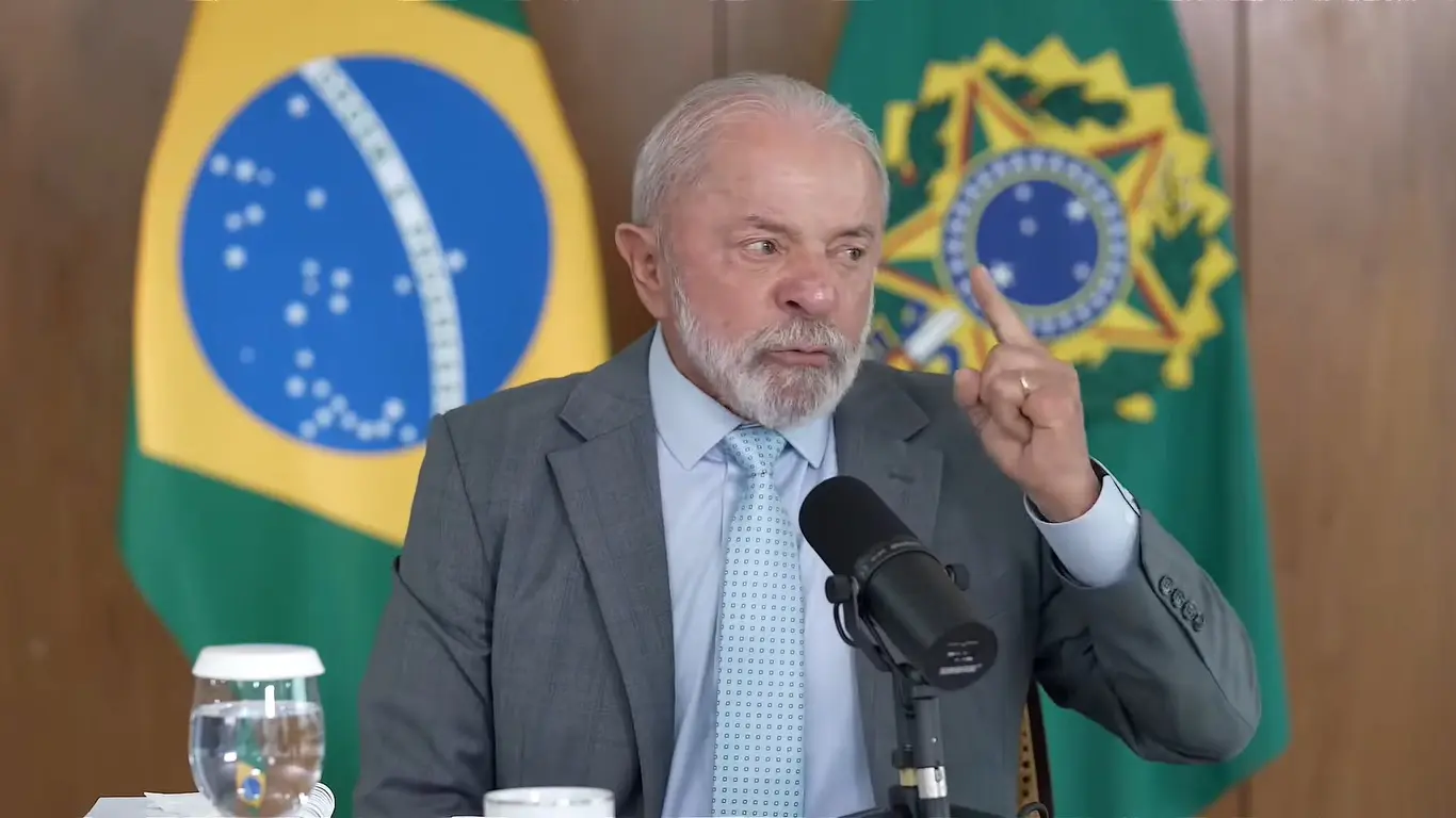 Ramagem foi preso por ser 'golpista condenado', diz Lula