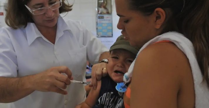 Falta de dinheiro no SUS seria uma das razões pela não inclusão da vacina | Foto: Arquivo/Agência Brasil