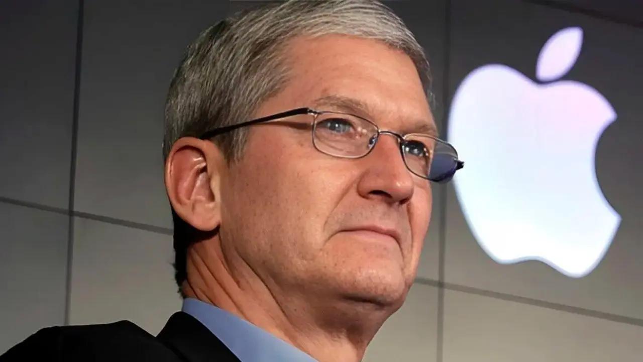 Depois de 15 anos no comando das operações, Tim Cook vai para a presidência do conselho da Apple | Foto: Reprodução/X