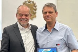 tite campanella prefeito de são caetano do sul e tarcísio de freitas governador de são paulo e membro do republicanos