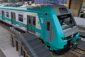 Trem descarrila e afeta operação da Linha 9-Esmeralda em SP