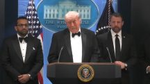 O presidente Donald Trump discursa depois de ataque a tiros durante jantar em Washington - 25/4/2026 | Foto: Reprodução
