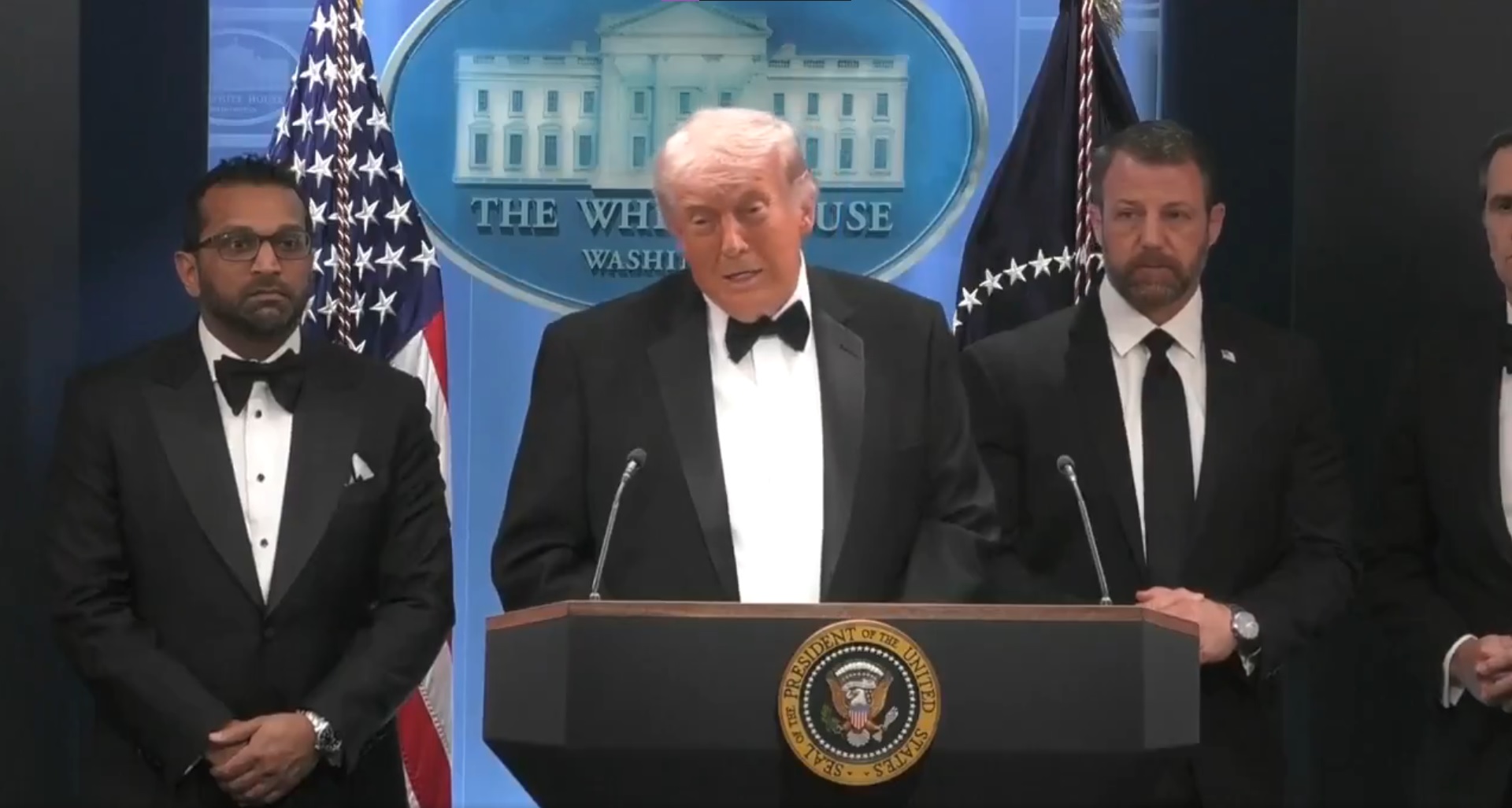 O presidente Donald Trump discursa depois de ataque a tiros durante jantar em Washington - 25/4/2026 | Foto: Reprodução