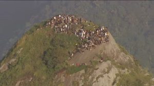 Operação contra o CV no RJ tem tiroteio e deixa turistas presos no Vidigal