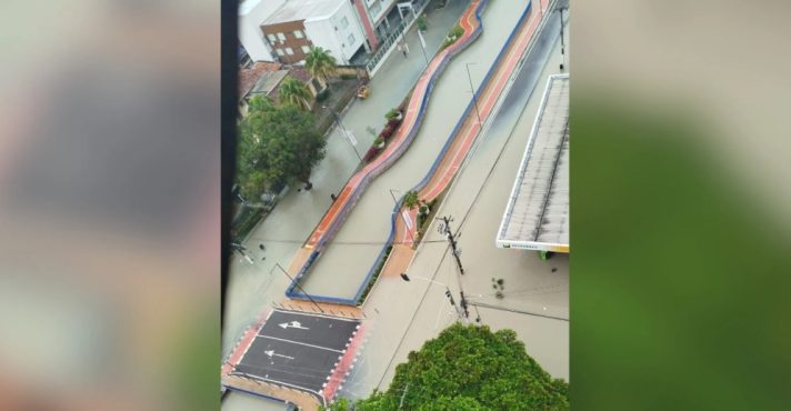 Vias de Belém alagadas pelas chuvas; PA; Pará