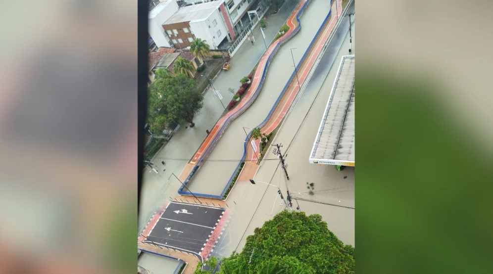 Vias de Belém alagadas pelas chuvas; PA; Pará