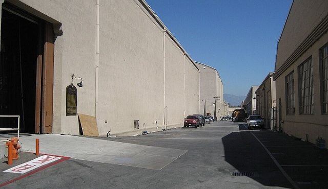 Estúdios Warner Paramount