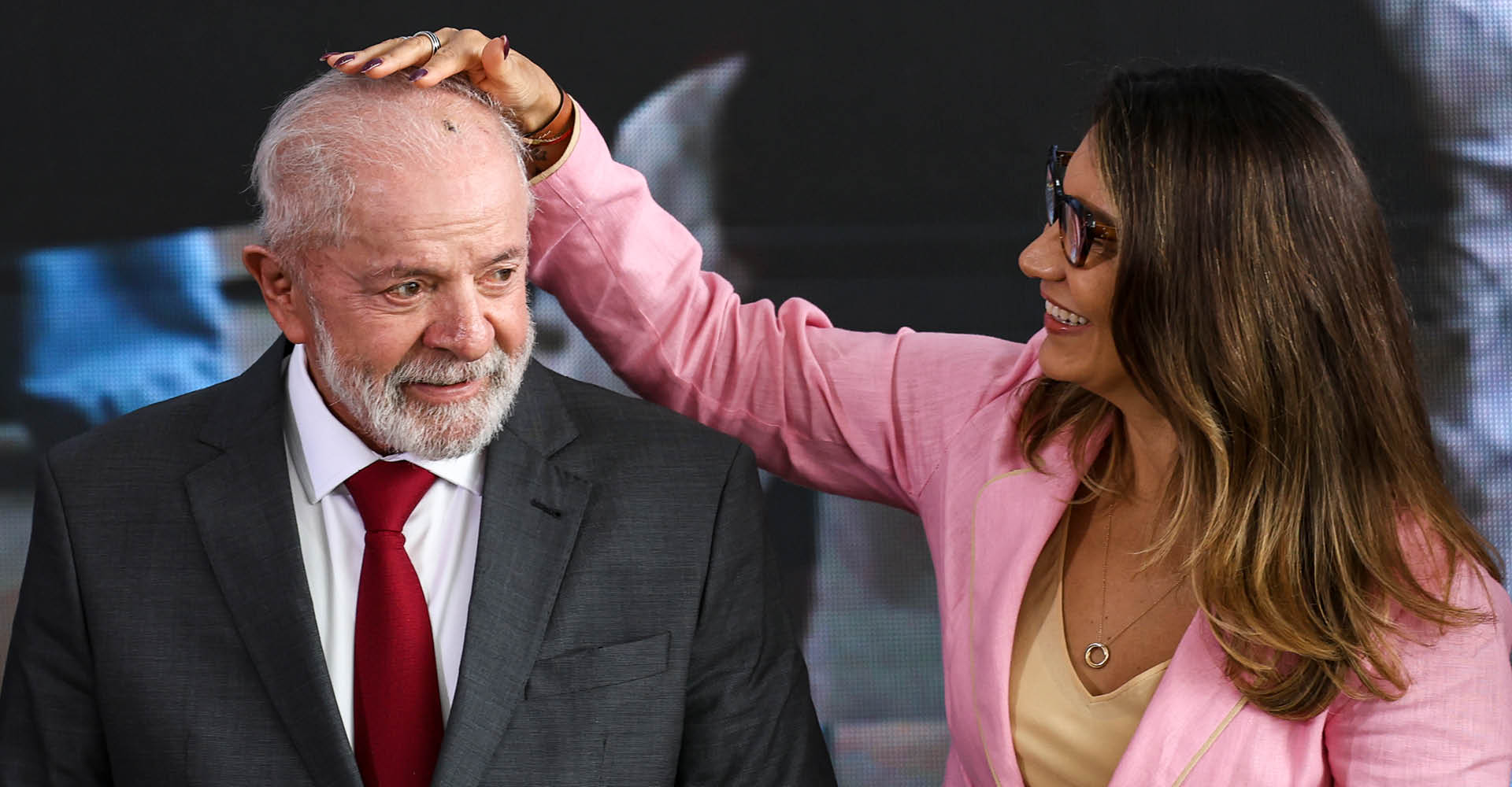 Janja supera Lula em dias no exterior desde o início do mandato