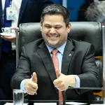 Presidente do Congresso, senador Davi Alcolumbre (União-AP),