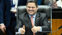 Presidente do Congresso, senador Davi Alcolumbre (União-AP),