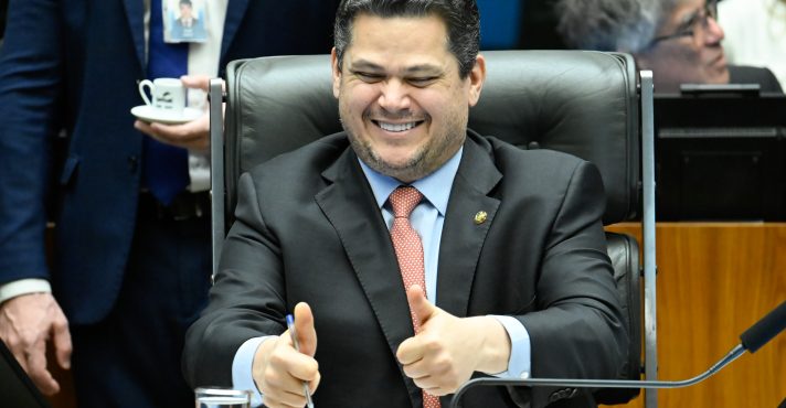Presidente do Congresso, senador Davi Alcolumbre (União-AP),