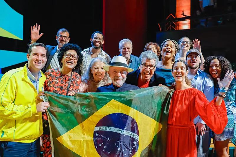 Lula e artistas