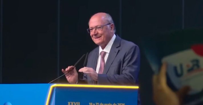 Alckmin é vaiado na abertura da Marcha dos Prefeitos em Brasília