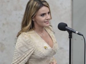 A vereadora Amanda Vettorazzo: projeto aprovado | Foto: Reprodução/Instagram
