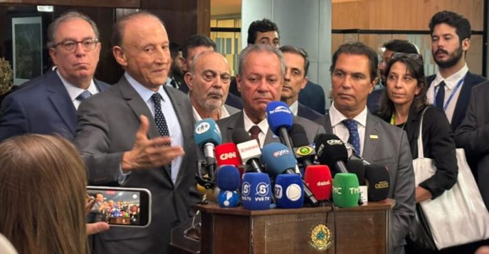 As falas de Skaf ocorreram em coletiva de imprensa concedida depois de uma reunião com o presidente do Senado, Davi Alcolumbre | Foto: Luana Viana/Revista Oeste