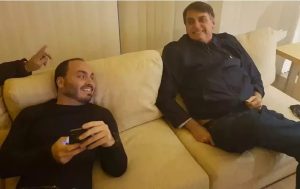 Carlos e Jair Bolsonaro
