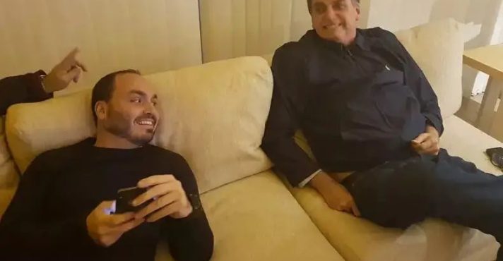Carlos e Jair Bolsonaro