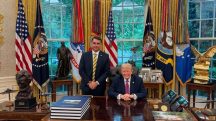 Flávio Bolsonaro se reuniu com Donald Trump nesta terça-feira - 27/05/2026 | Foto: Reprodução/X/@FlavioBolsonaro