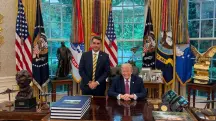 Flávio Bolsonaro se reuniu com Donald Trump nesta terça-feira - 27/05/2026 | Foto: Reprodução/X/@FlavioBolsonaro