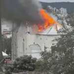 Igreja em chamas no Rio Grande do Sul (RS); incêndio