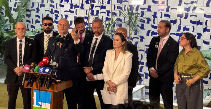 Oposição - pacote contra impostos