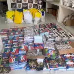 Polícia apreende 85 mil figurinhas falsas da Copa em São Paulo (2)
