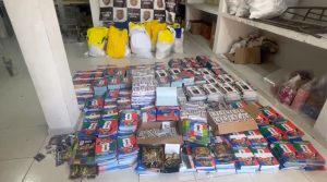Polícia apreende 85 mil figurinhas falsas da Copa em São Paulo (2)
