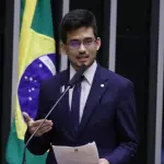 O deputado federal Kim Kataguiri (União/SP): um dos poucos a discursar | Foto: Bruno Spada/Câmara dos Deputados