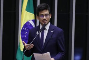 O deputado federal Kim Kataguiri (União/SP): um dos poucos a discursar | Foto: Bruno Spada/Câmara dos Deputados