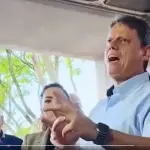 O governador de São Paulo, Tarcísio de Freitas, durante entrevista coletiva nesta quinta-feira, 21 | Foto: Reprodução/X