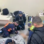 Agentes do Samu prestam socorro ao estudante que teve parada cardíaca | Foto: Divulgação/Samu